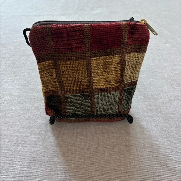 Vintage multicolored carpet purse. - Picture 5 of 9